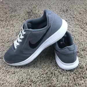 Nike revolution 3 WMN 7.5